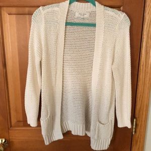 White 3/4 sleeve cardigan